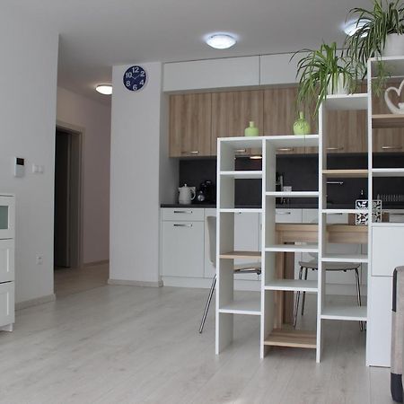 Leo Apartment Free Parking!!! Братислава Экстерьер фото